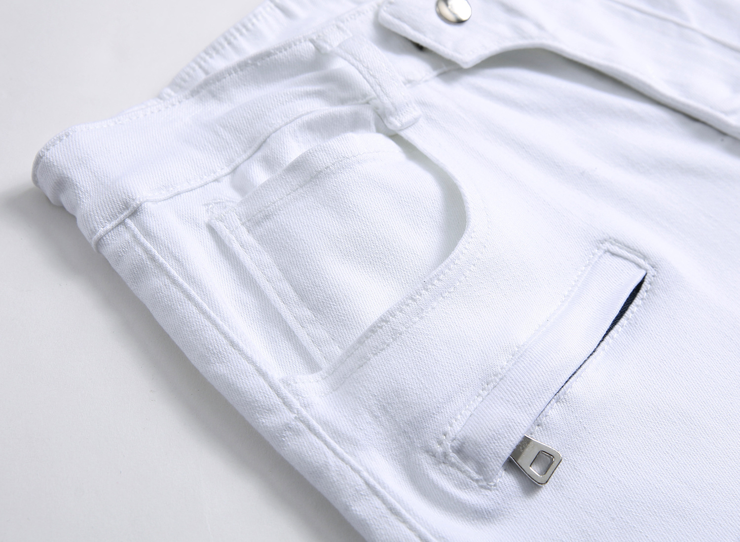 Title 4, Witte slim fit denim shorts voor heren, ideaal ...