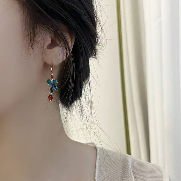 Ming-style Fired-blue Red Glazed Vintage Ear Clip