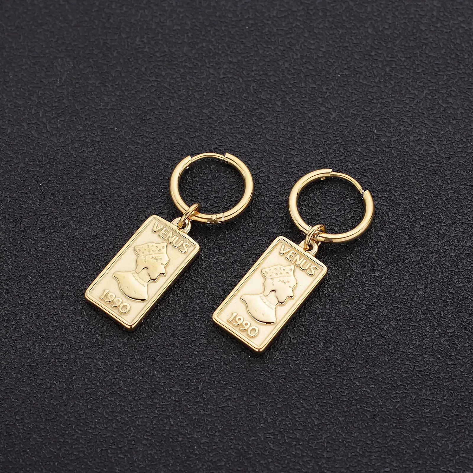 Sun Queen Conch Crab Pincer Earrings