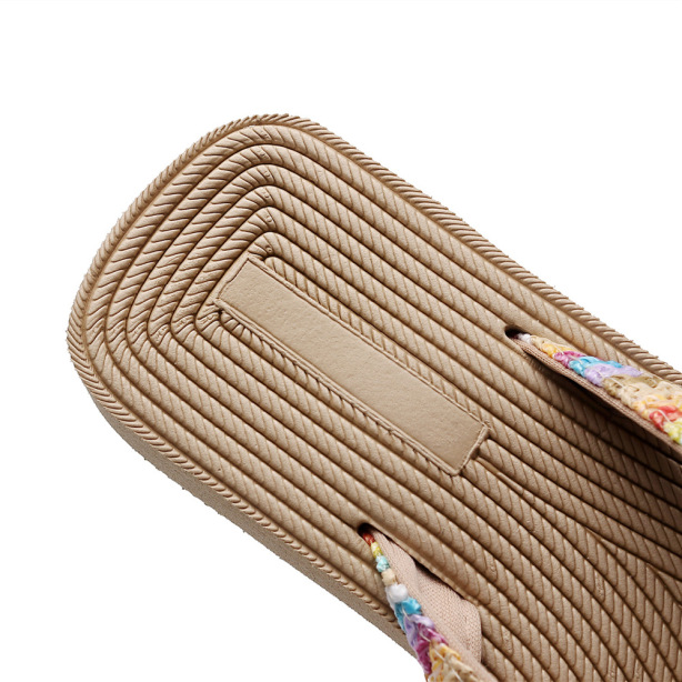Women's PP Grass Imitation Woven Flip Flops Fashion Outerwear Wedge Beach Flip-flops Sandals