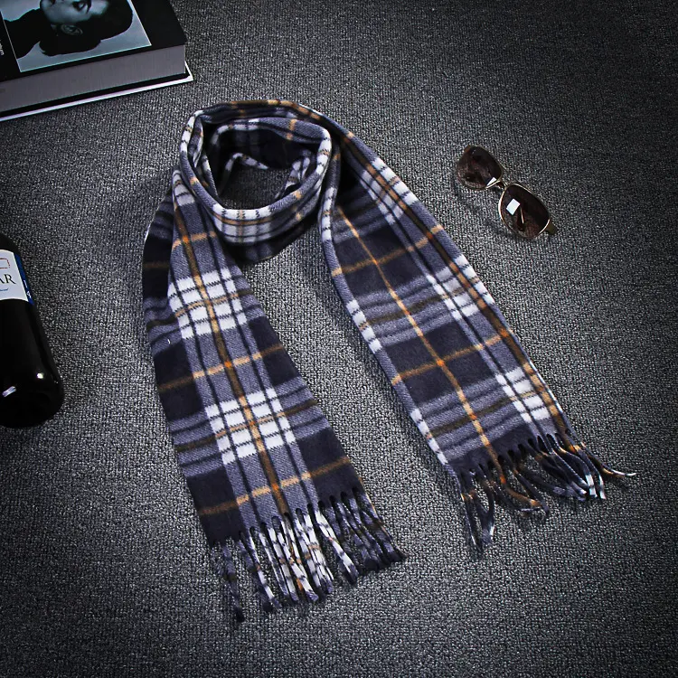 Autumn and Winter Black and White Plaid Plus-sized Thickening