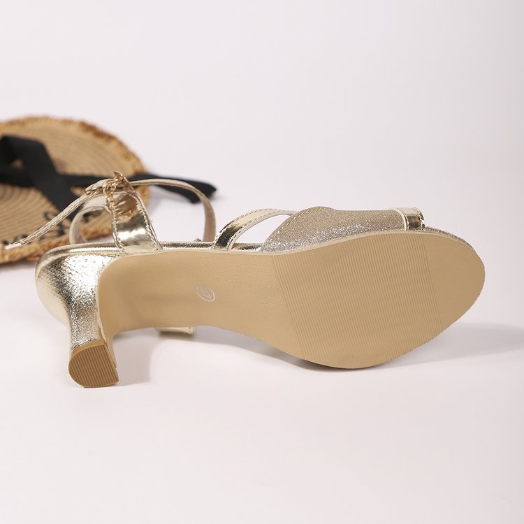 Buy Women's Clothing Online | Buy Trending Dresses for Women