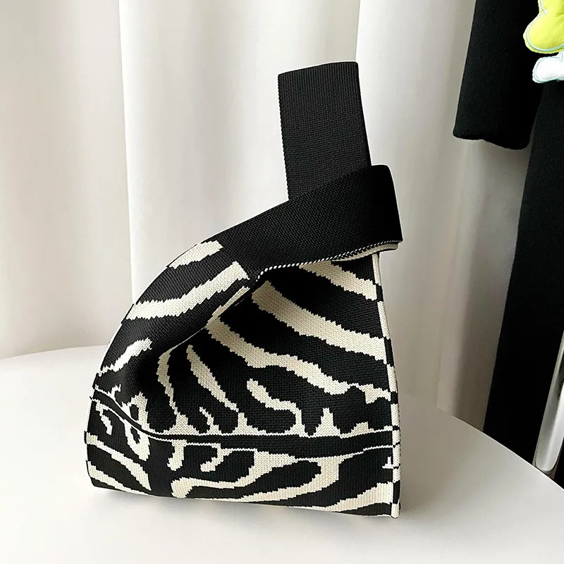 Special-interest Design High-grade Fashion All-match Knitted Shoulder Bag - Black