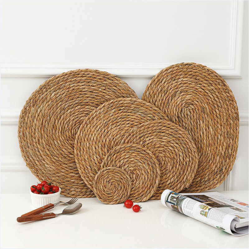 Japanese-style Sedge Weave Insulated Round Placemat
