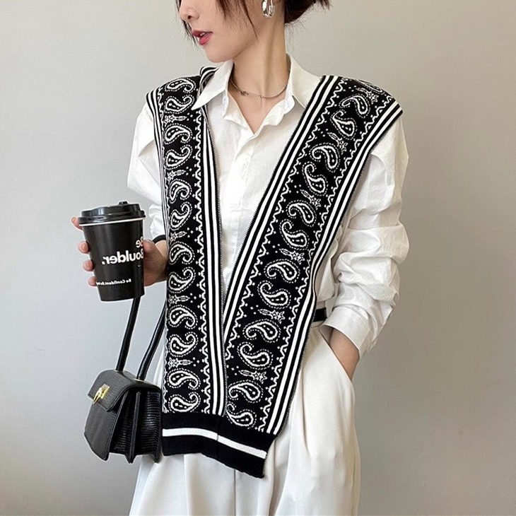 Women's Korean-style Spring And Autumn Knitted Decorative Shirt With Shoulder Paisley Fake Collar