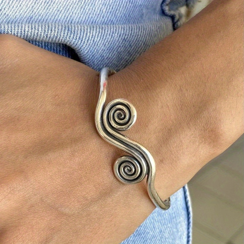 Vintage Spiral Bracelet With An Adjustable Opening