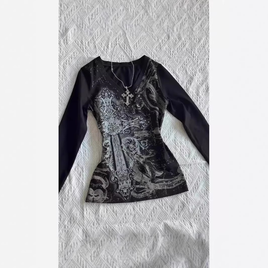 Womens Printed T-Shirt With V-Neck And Long Sleeves