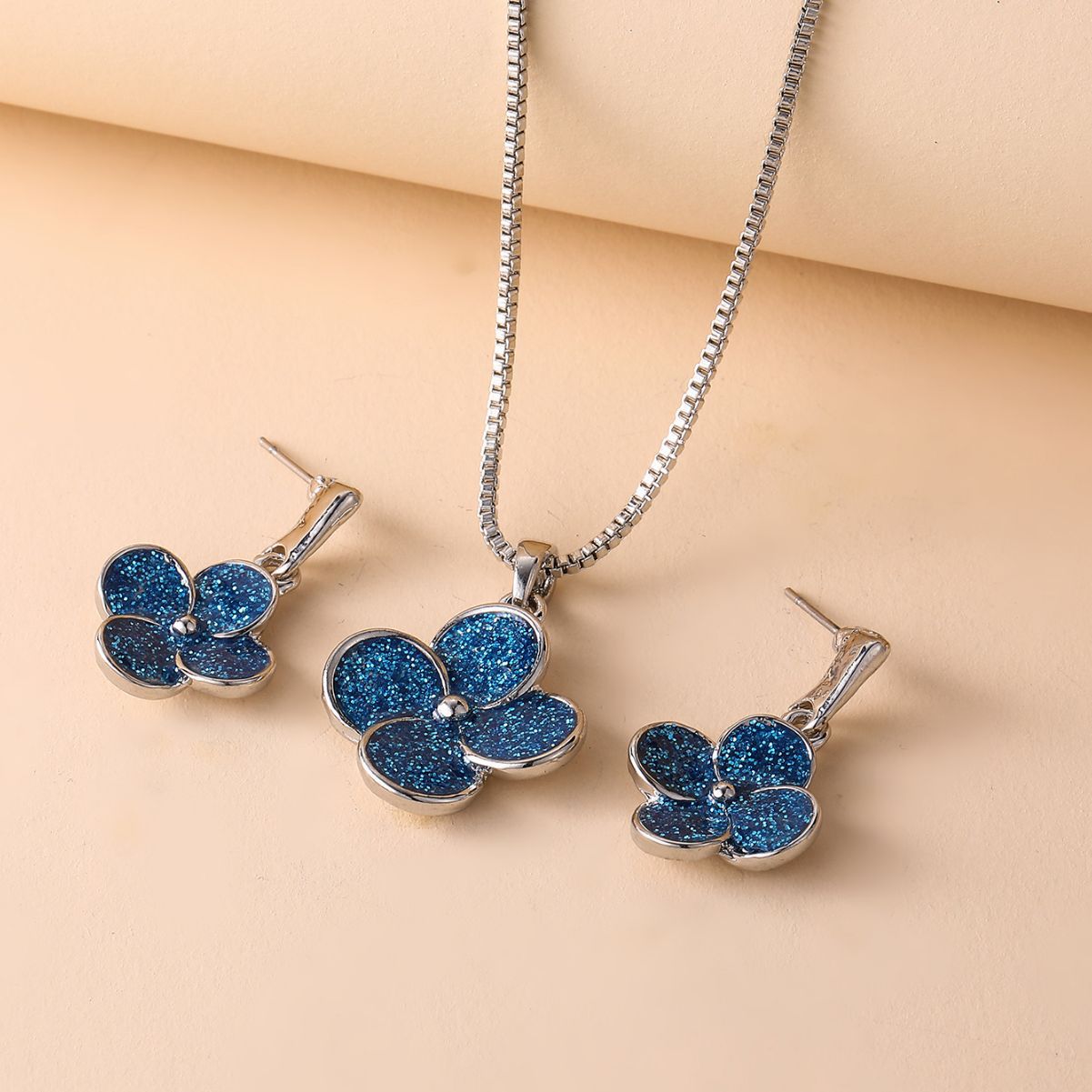 Ladies' Pendant Two-piece Earrings Set Pack