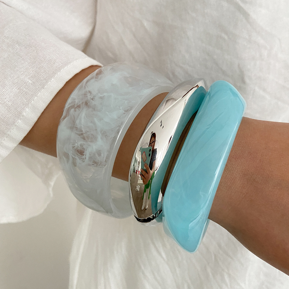 Dramatic Irregular Resin Bracelet For Women Dopamine Style