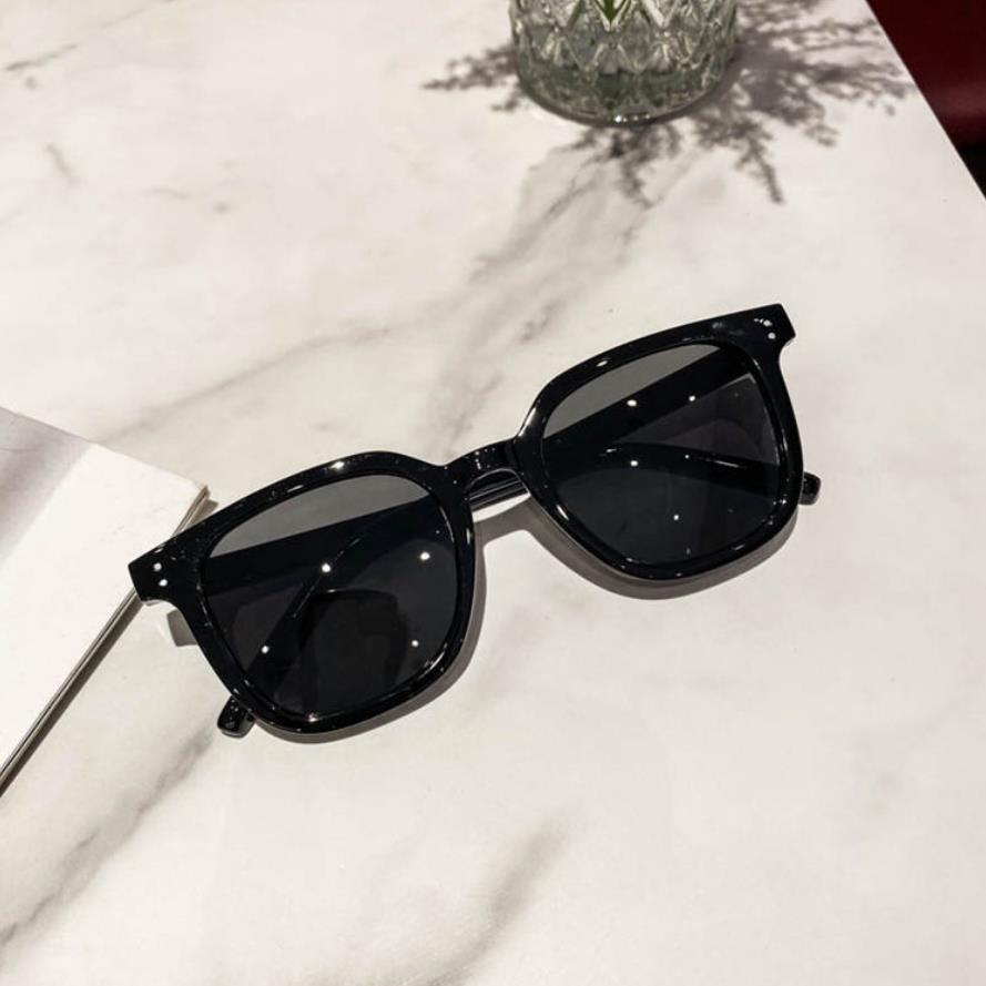 Plastic Fashionable All Matching Sunglasses - Image 3