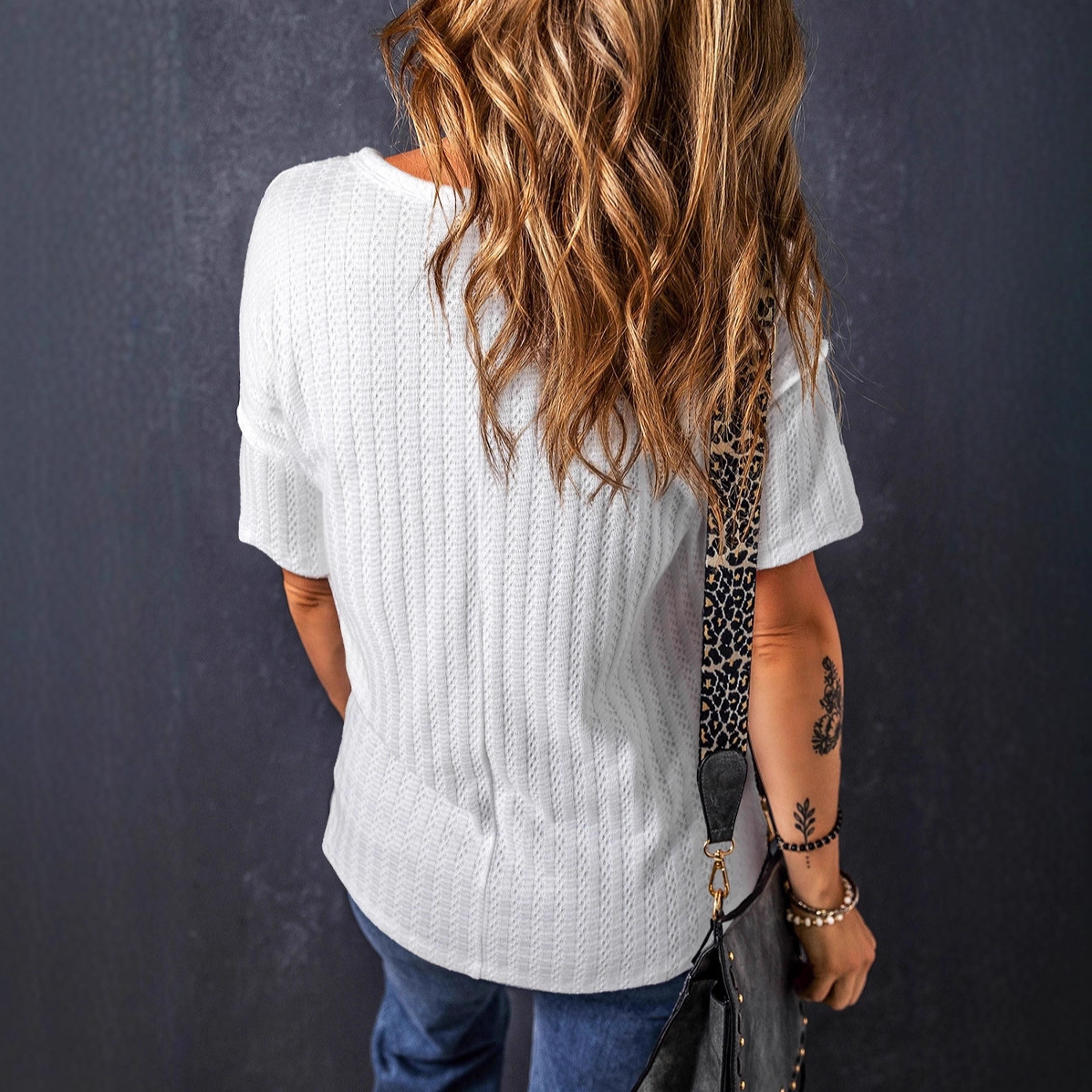 Loose Casual Textured V-neck Short-sleeve Shirt