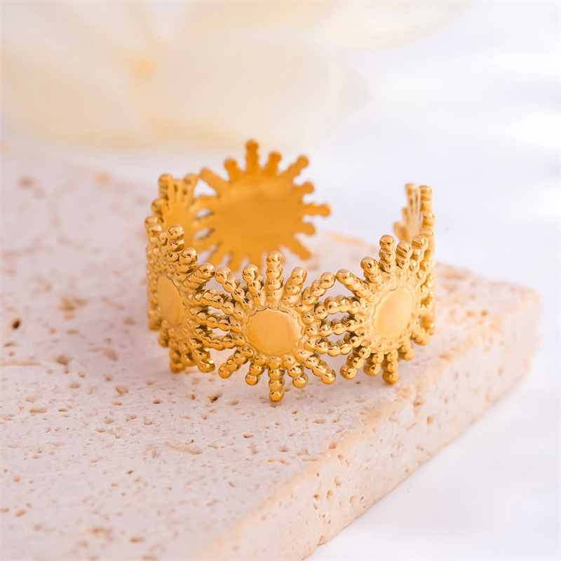 Stainless Steel 18K Gold Plated SUNFLOWER Ring Female High Sense