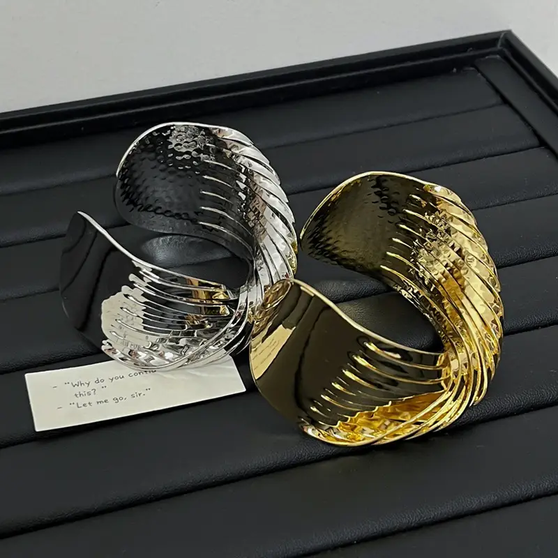 Adjustable Armband Metal Bracelet With Opening