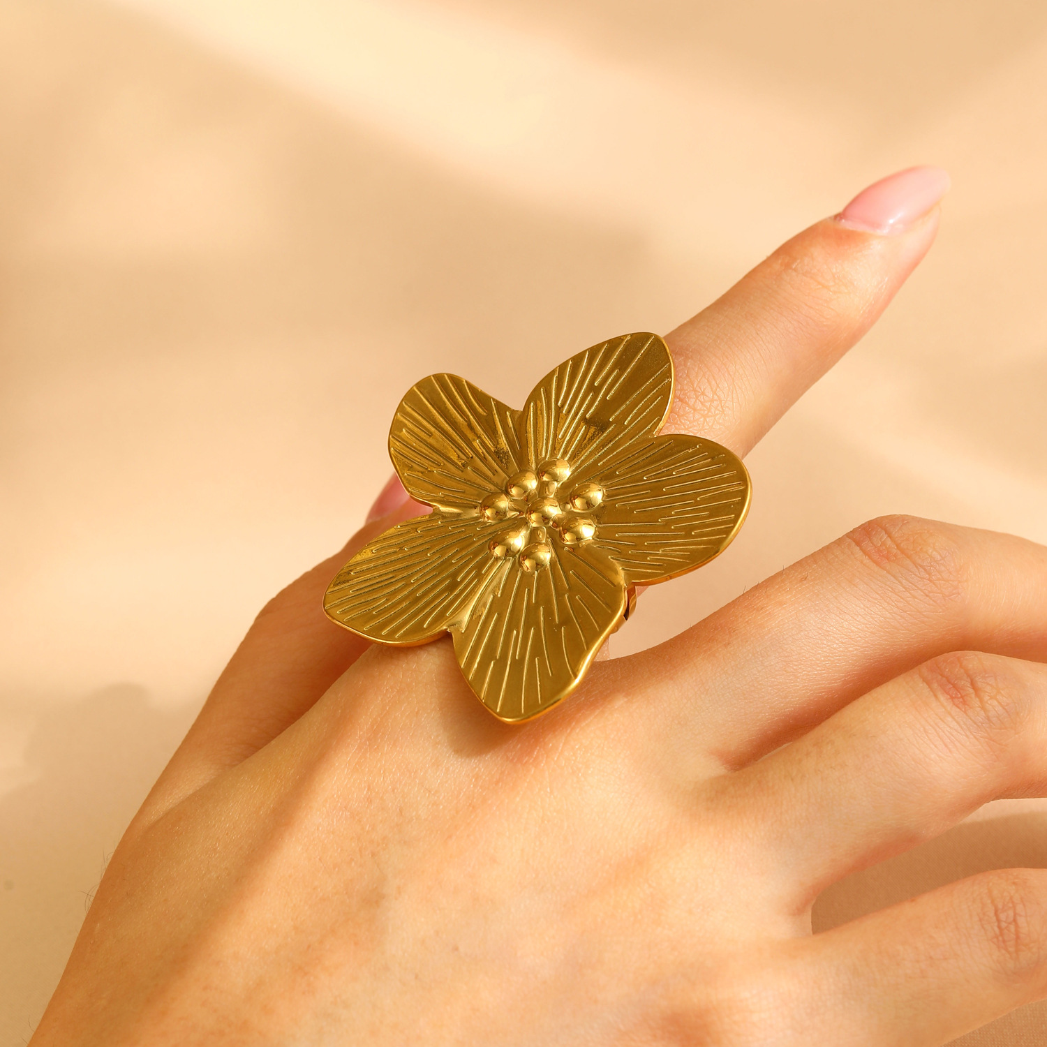 Fashionable Vintage Glossy Textured Ring In Titanium Steel