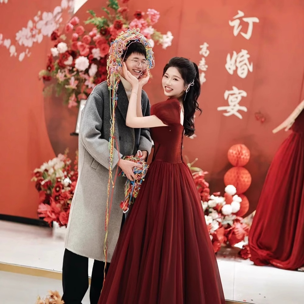 Red Is Beautiful Light Luxury High-end