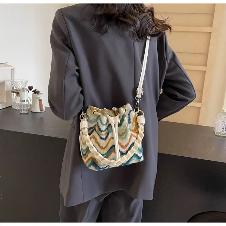 Corrugated High-grade Shoulder Bag Fashion All-matching