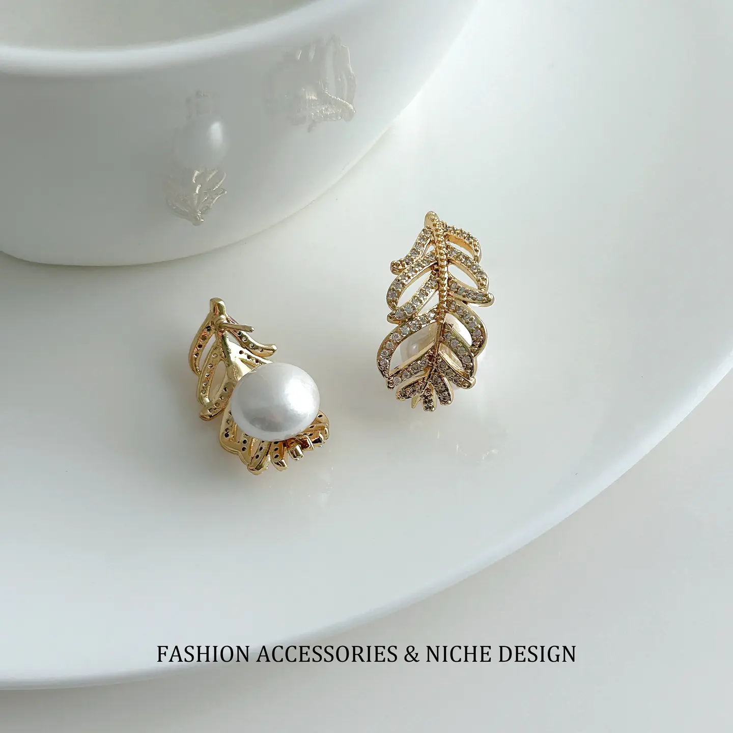 Micro-paved Hollow Feather Pearl Earrings
