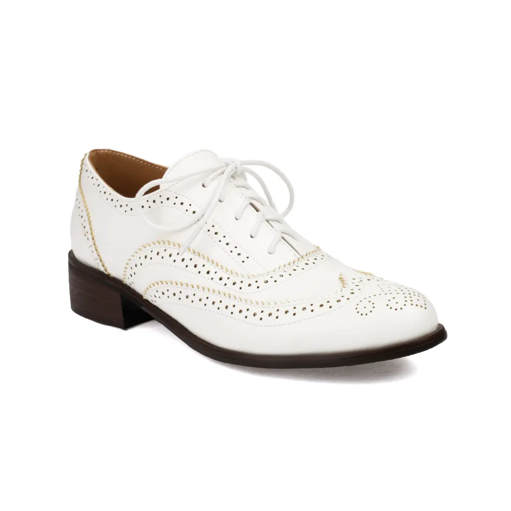 Retro British Contrasting Color Brogue High-cut Lace-up Shoes - White