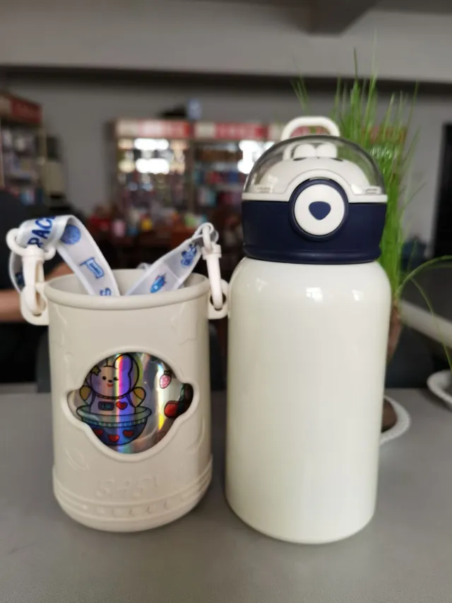 Double layer Stainless Steel Vacuum Mug Bottle With Leather Case Bouncing Cup White - Shop at LoveMi