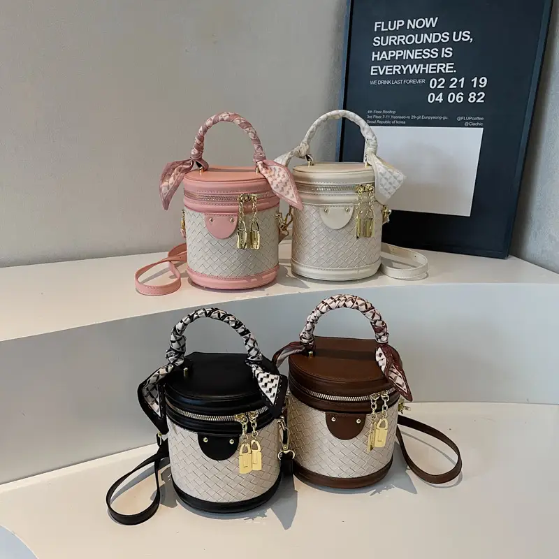 High-grade Stitching Fashion Rhombus Trendy Casual Simple Shoulder Messenger Bag