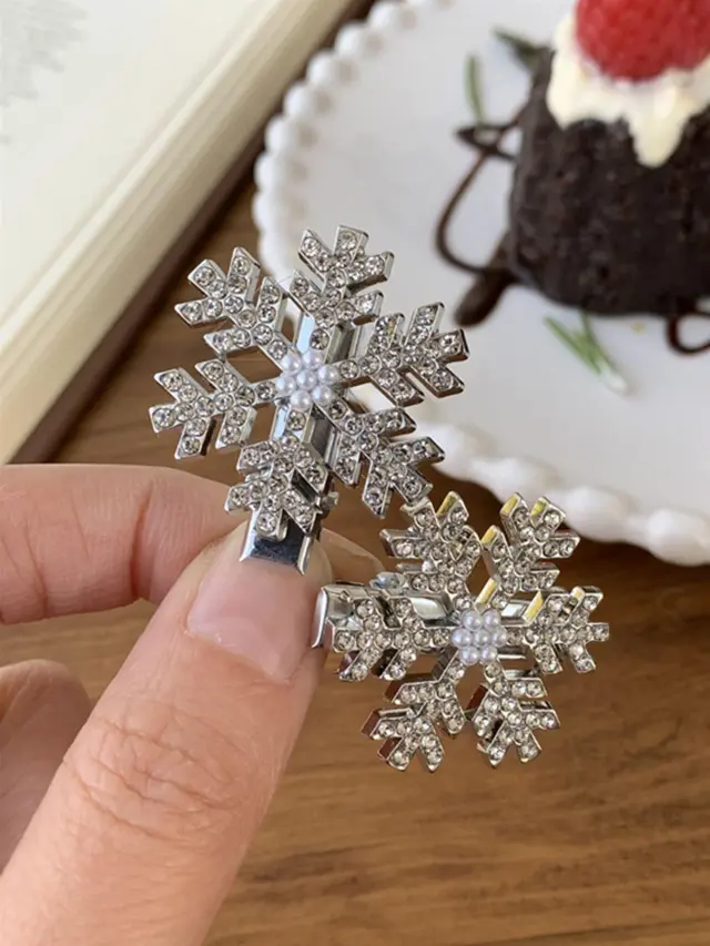 Cyrstal Snowflake Pearl Hair Clip Winter Girls Small Sweet Bobby Pins Women Fashion Retro Flower Hairside Headwear Accessories Hair Jewelry Branc... Branches Pearl Snowflake - Shop at LoveMi
