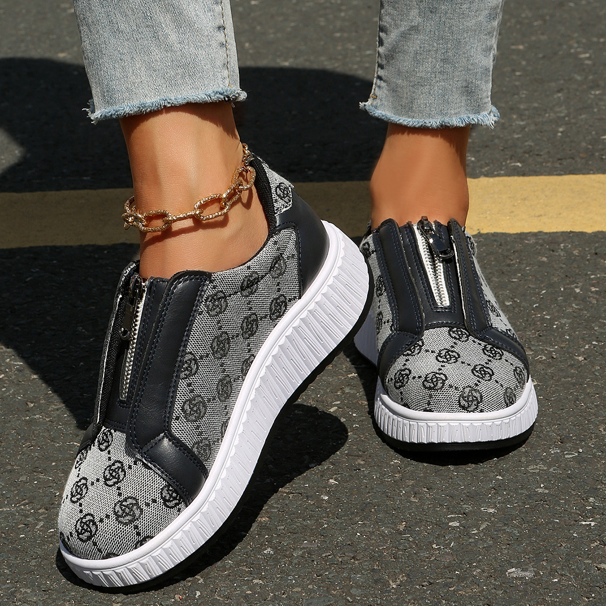 New Style Front-zip Slip-on Casual Large-size Womens Shoes For Presbyopia