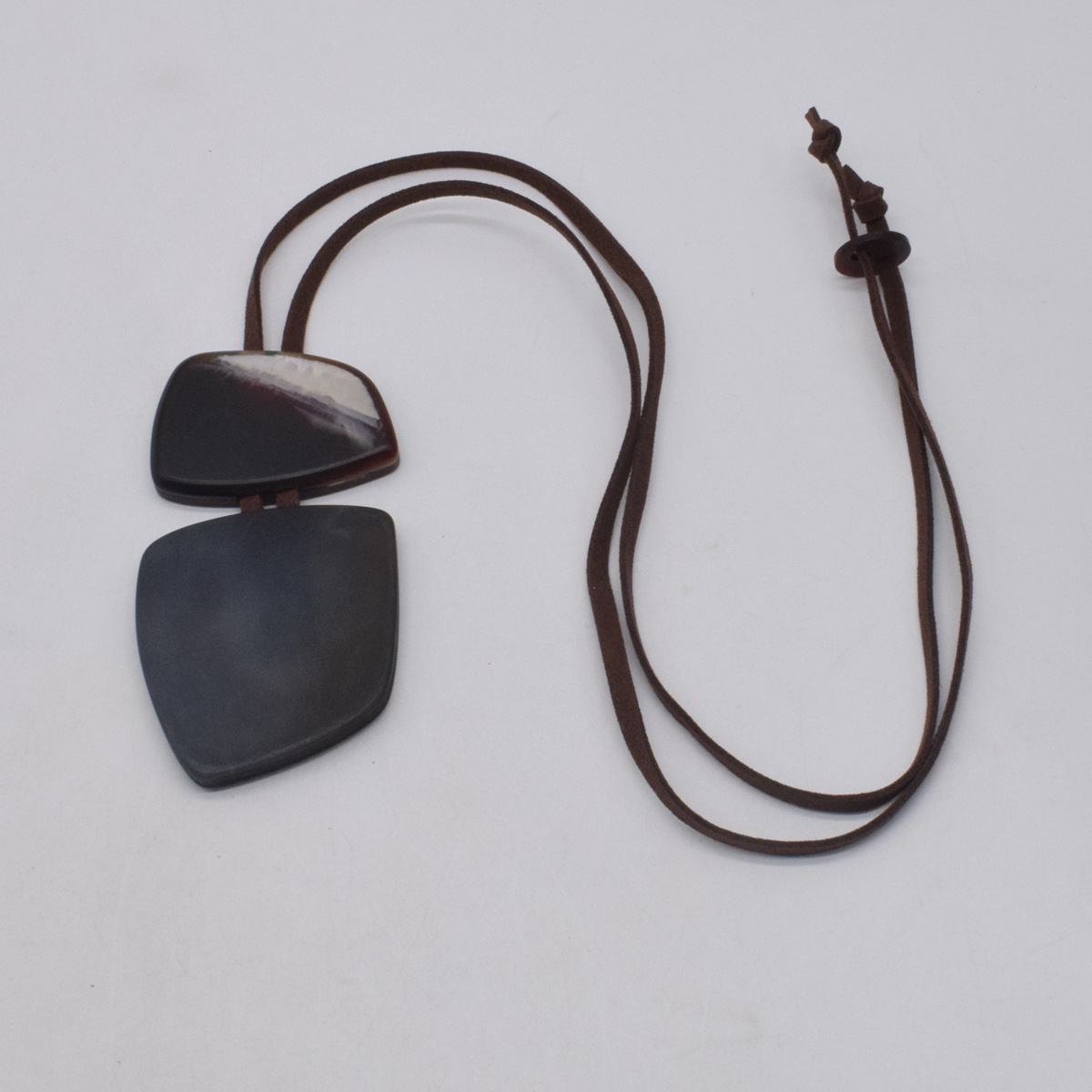 European And American Design Ink Art Resin Necklace Antique Style