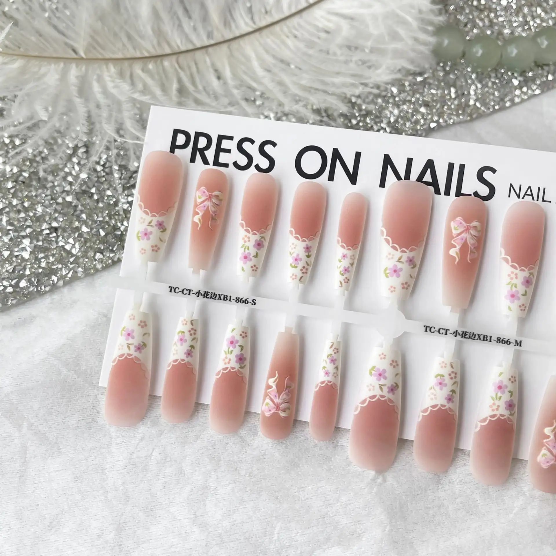 Small Floral Wear Prefabricated Nail Tip Long Ladder Velvet Seal Layer White