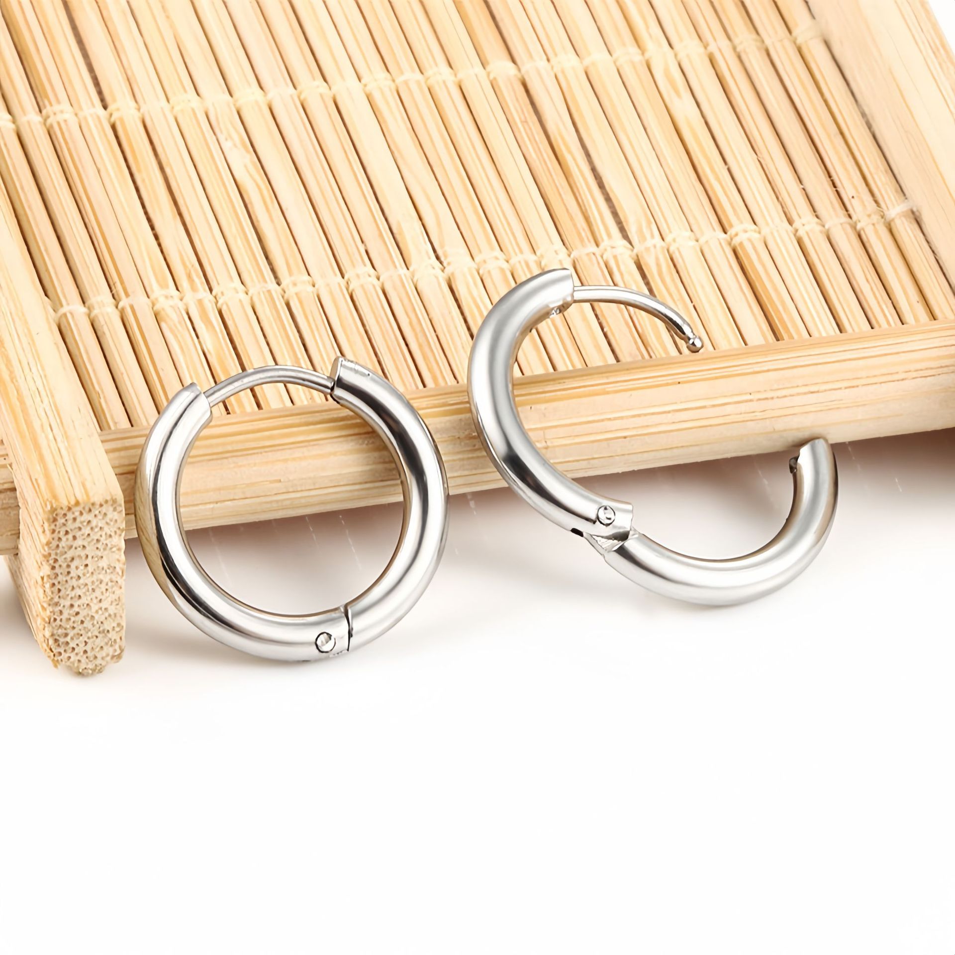 https://cf.cjdropshipping.com/quick/product/f9f5d5fd-03ab-4f33-9dba-a64623a82fab.jpg