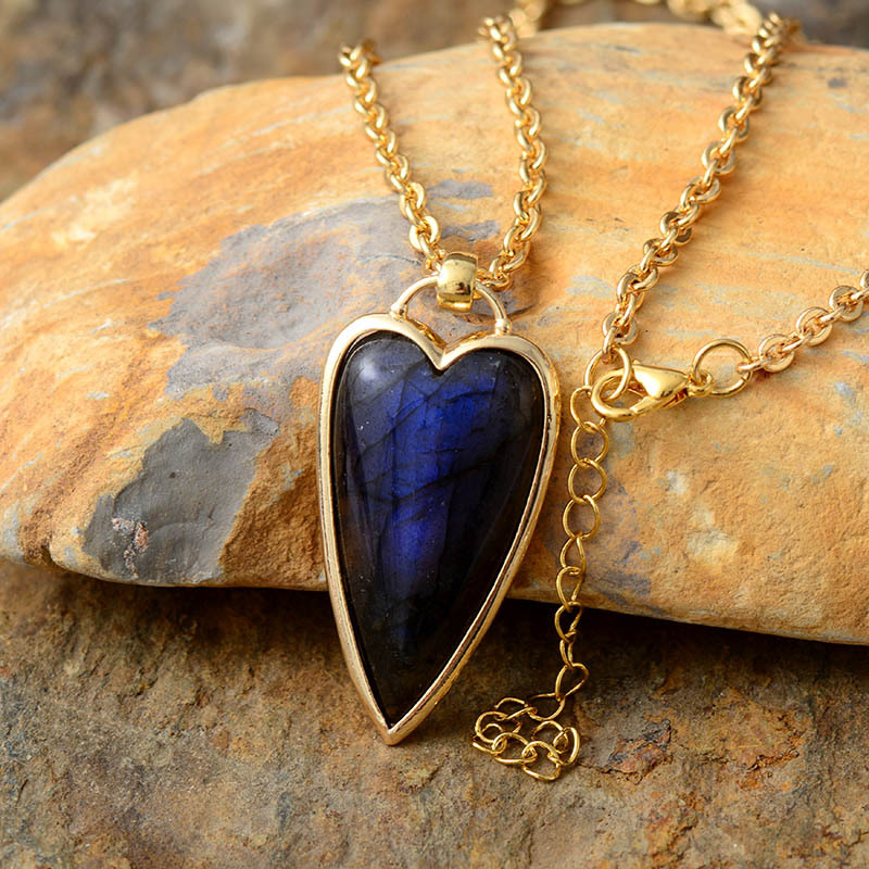 Affordable Luxury Fashion Simple Labradorite Heart Shape Pendant