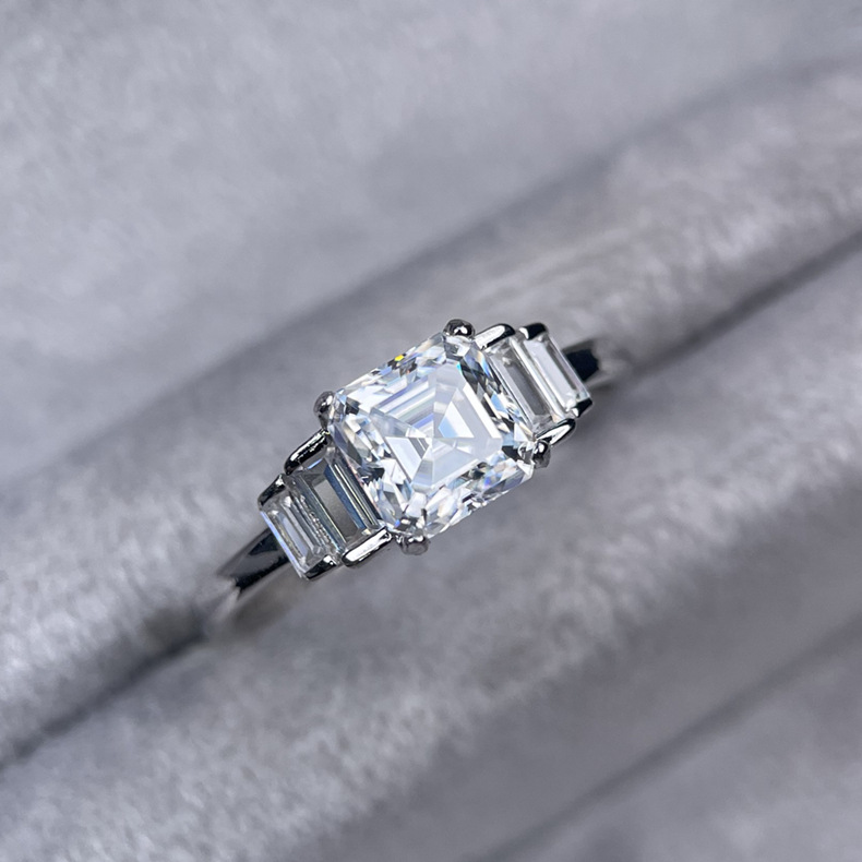 Mozan For Women S925 Silver Small Square Cut Diamond Ring Fa4d5a43 67a9 47ce 969e 198e0ebfc39a