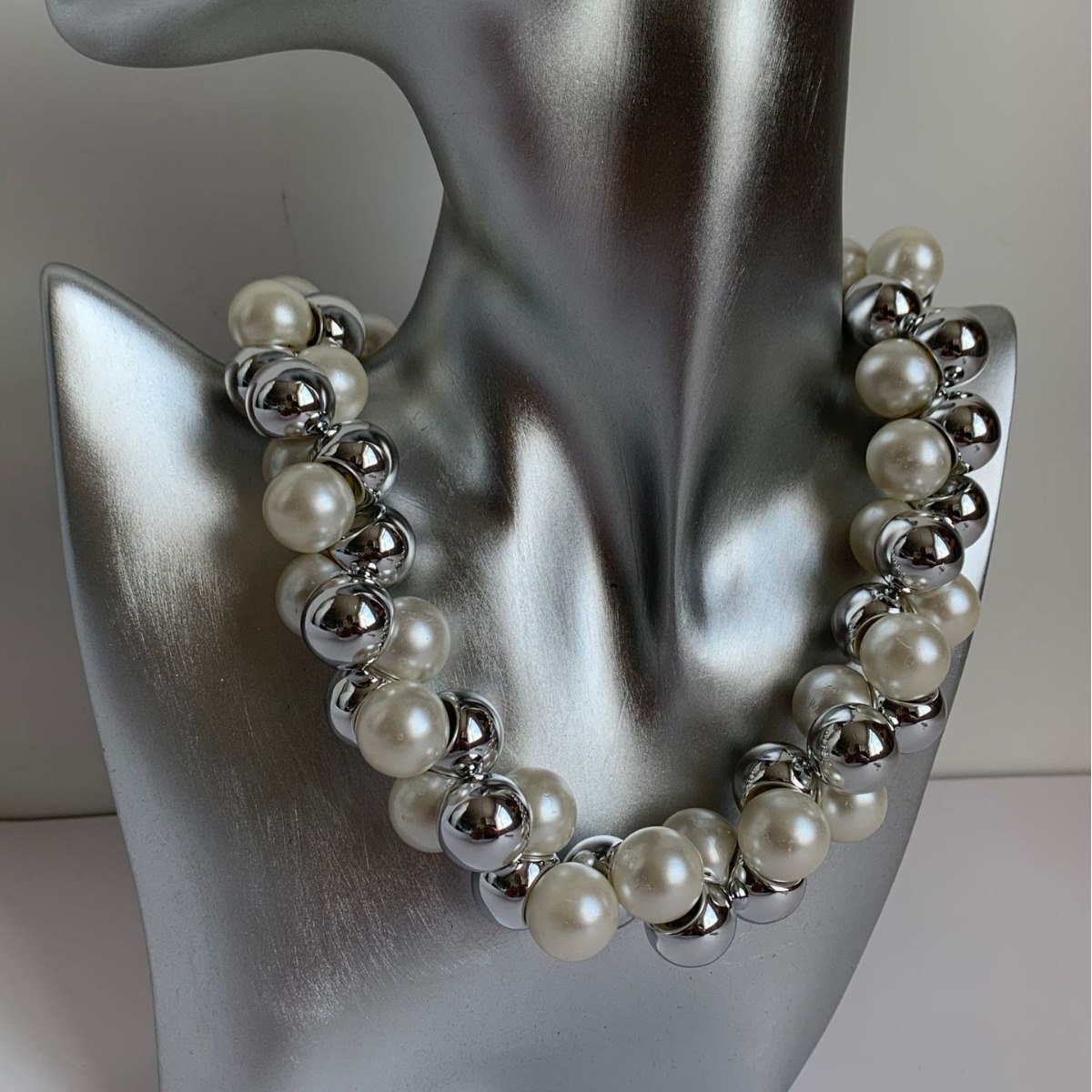 Fashion Temperament New Irregular Round Pearl Necklace