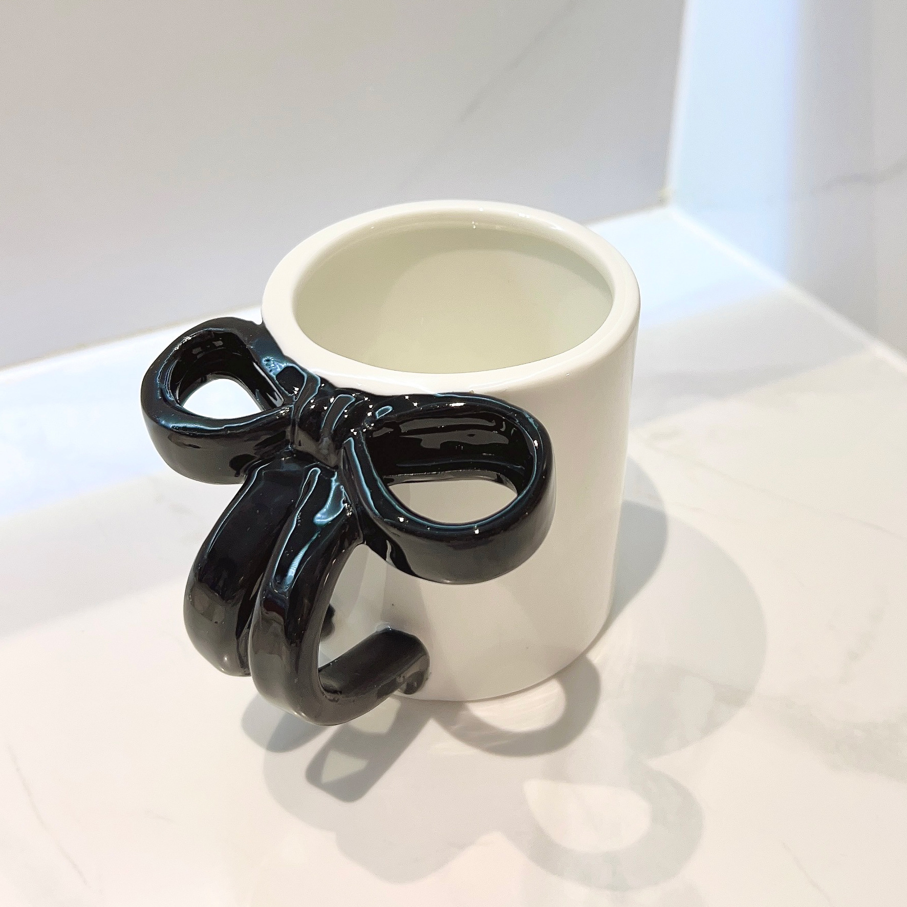 Cool Black Bow Gargle Cup