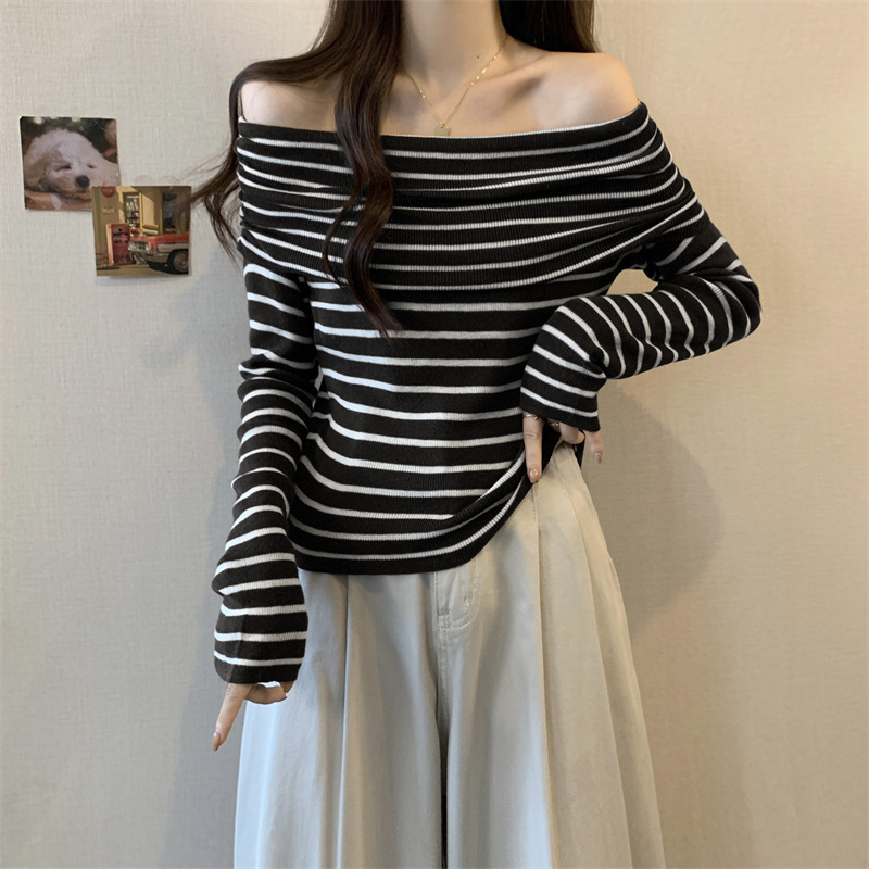 Title 15, Autumn New Off-shoulder Striped Sweater