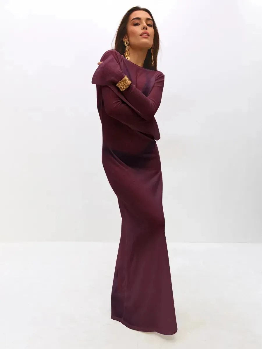 Long Sleeve Solid Color Round Neck Beach Dress - Wine Red