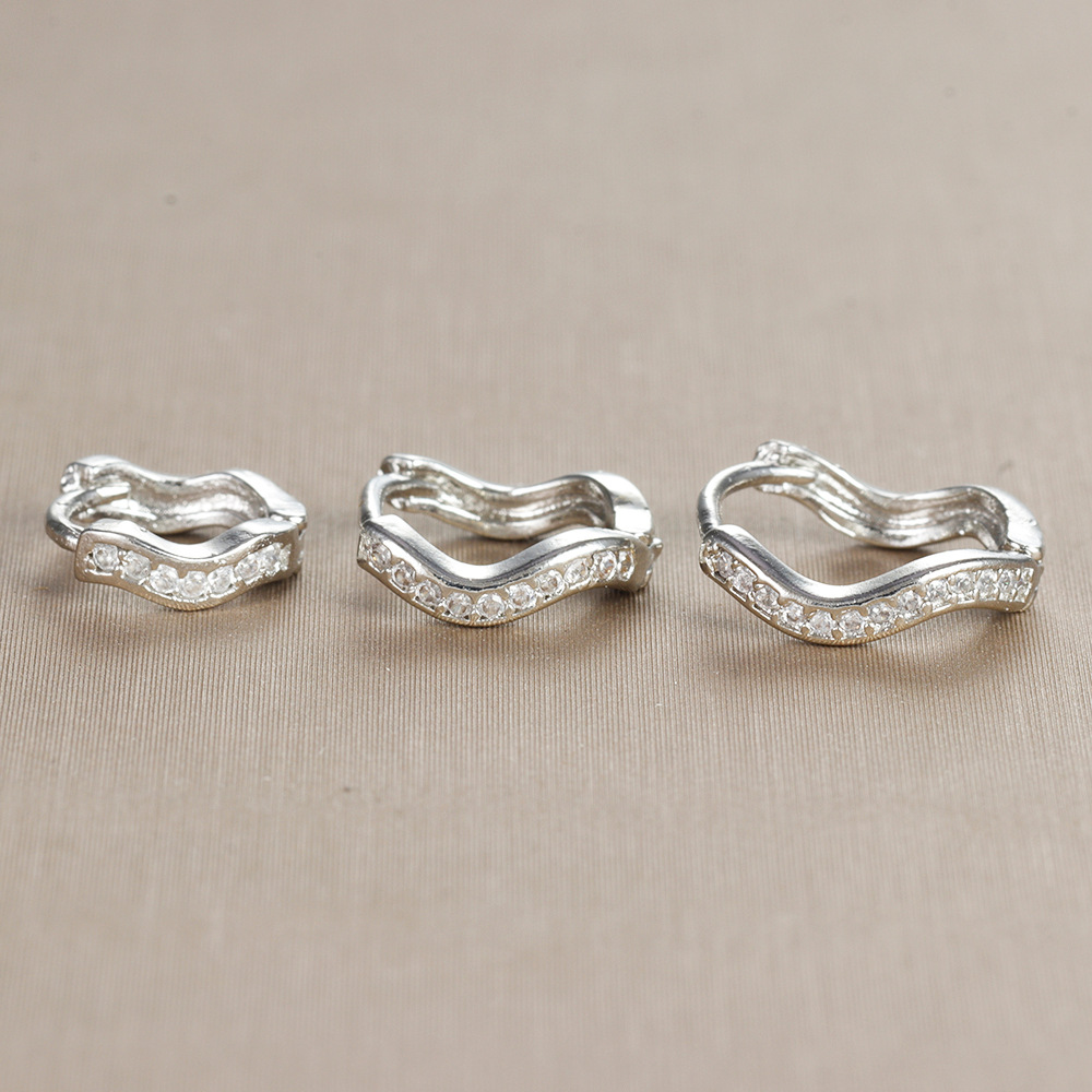 Simple And Irregular Twisted Women's Earrings