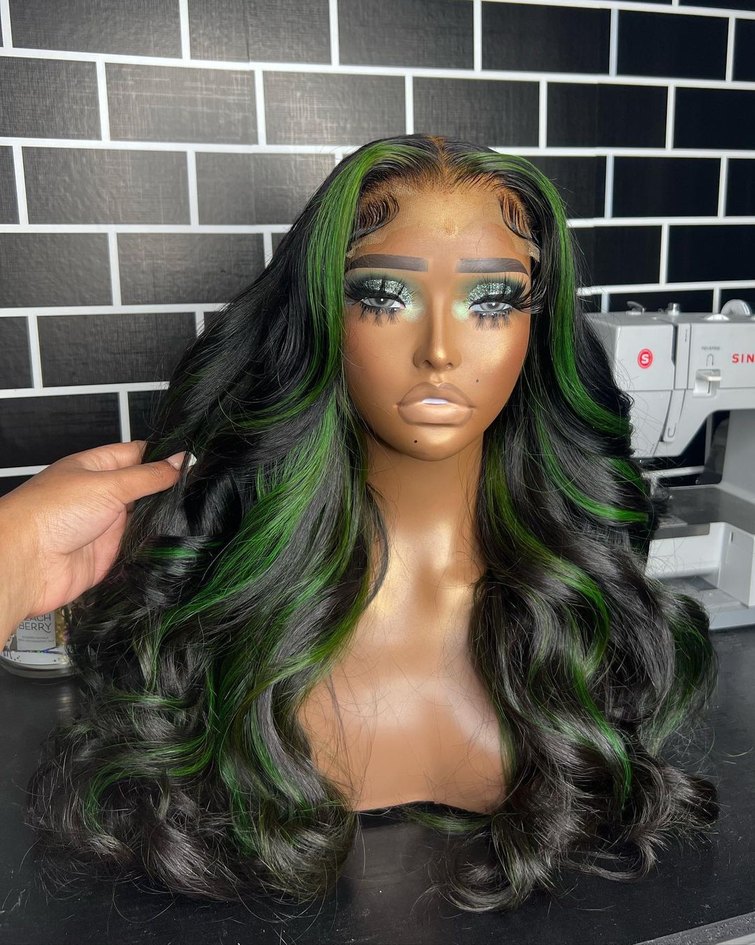 Highlight Ombre Lace Front Wavy Lace Glueless Wig 11