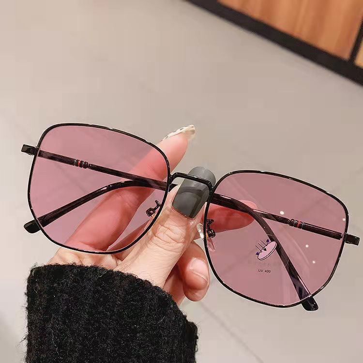 Black Frame Pink