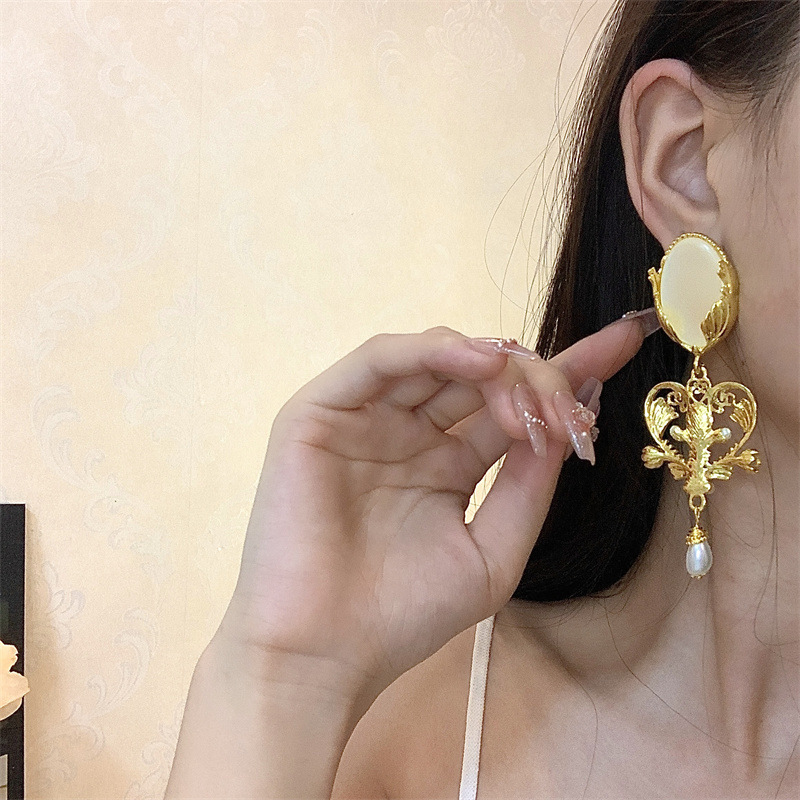 Court Vintage Engraving Metal Rhinestone Pearl Female Earrings