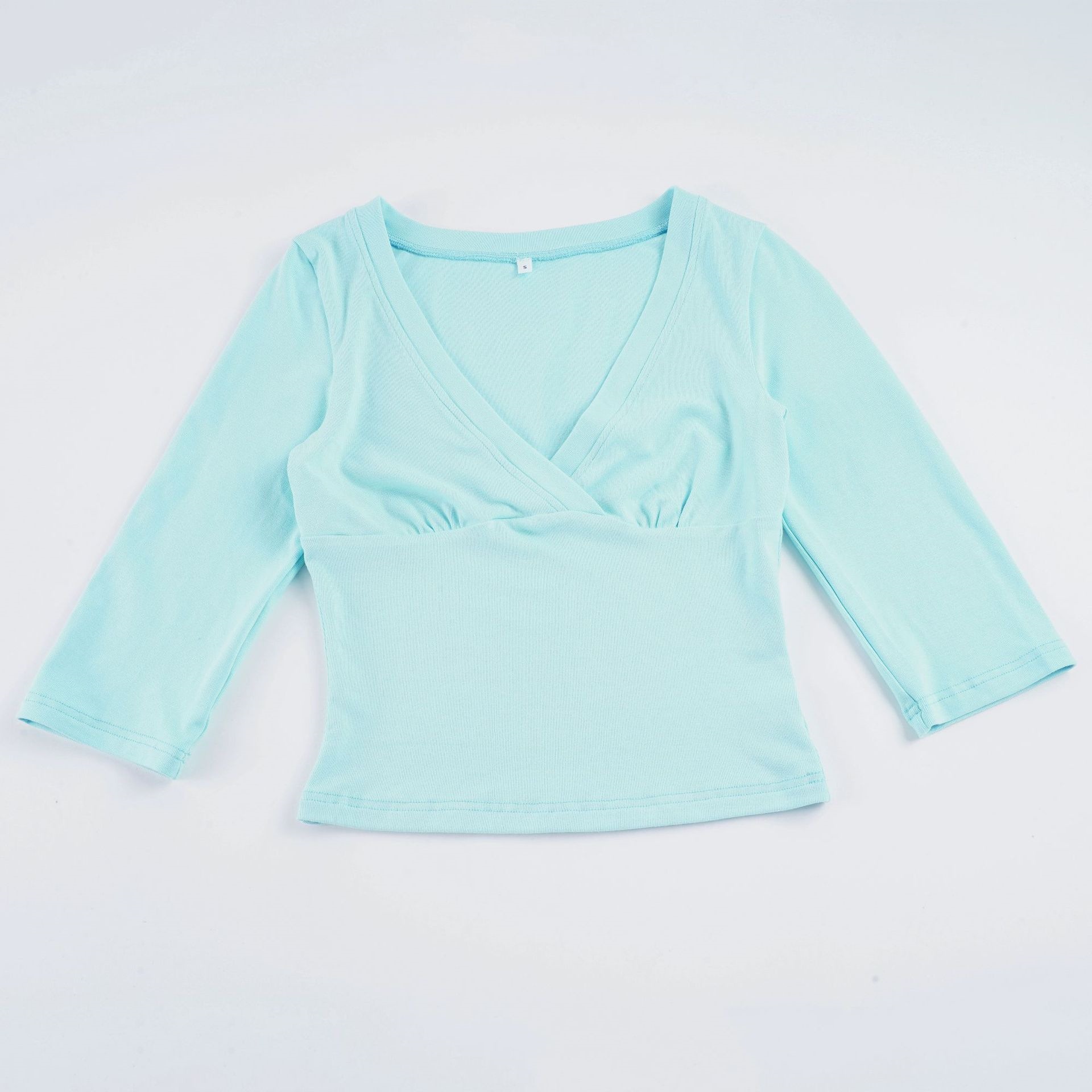 Cropped Feminino de Tricô com Modelagem Ajustada
