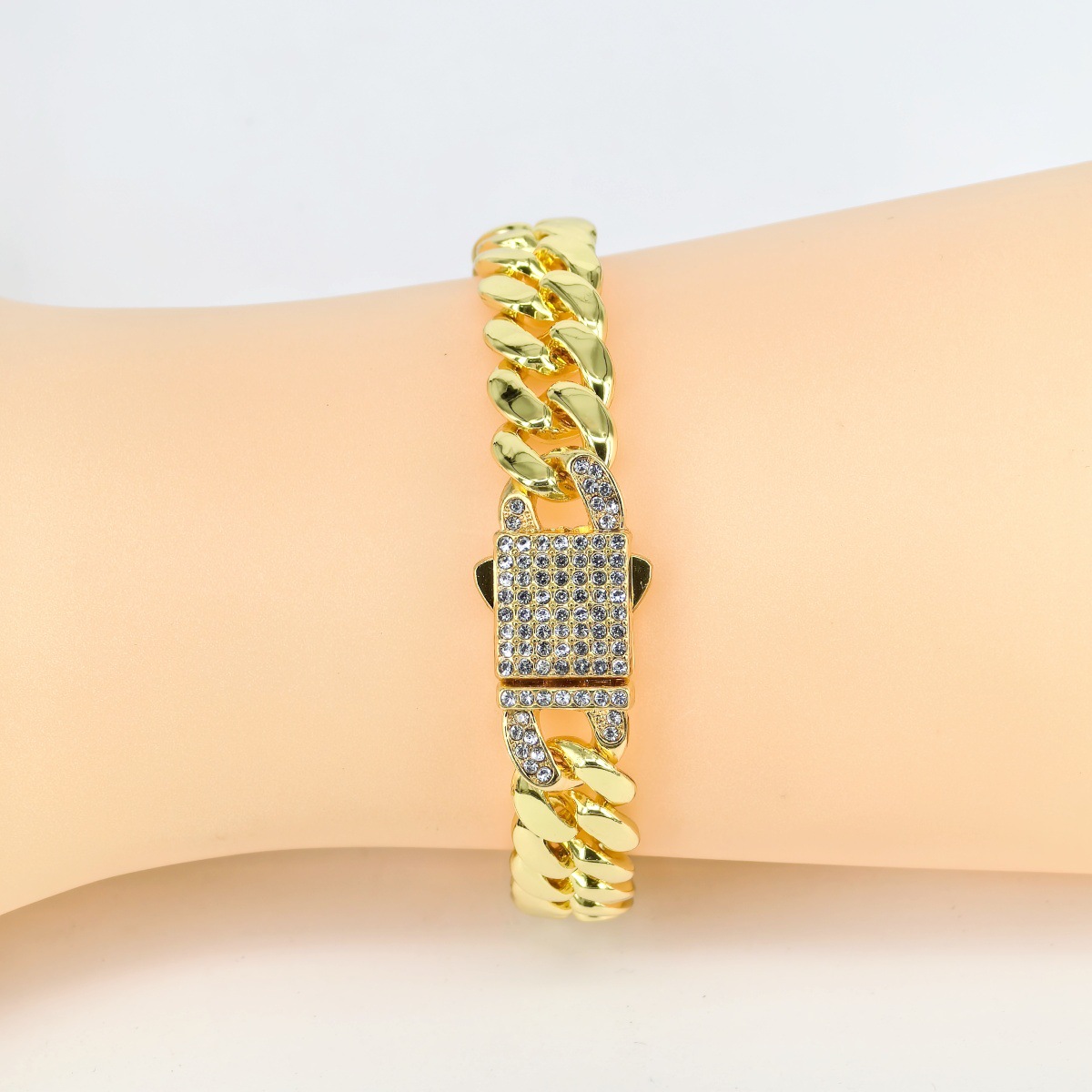 https://cf.cjdropshipping.com/quick/product/fb861f85-ec02-4d88-9368-207e0b8fdeeb.jpg