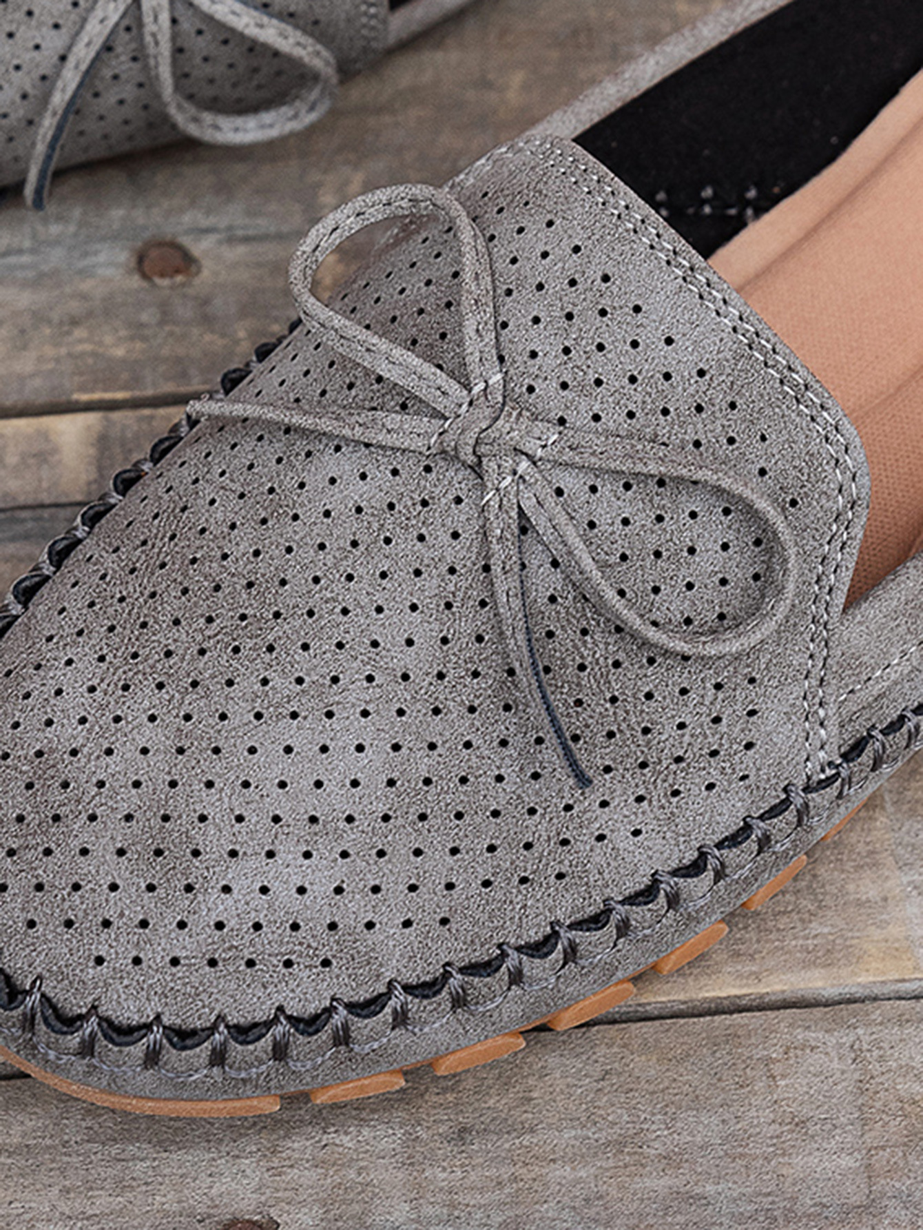 Round-Toe Flat Shoes – color comparison