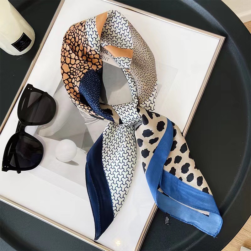 Blue Edge White Leopard Print