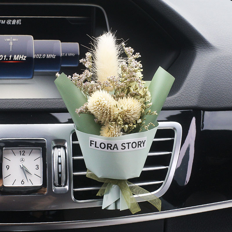 White Gomphrena Globosa Style