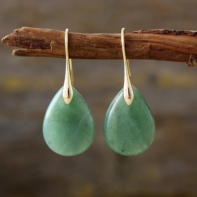 High-quality Natural Stone Powder Crystal Pendant Earrings