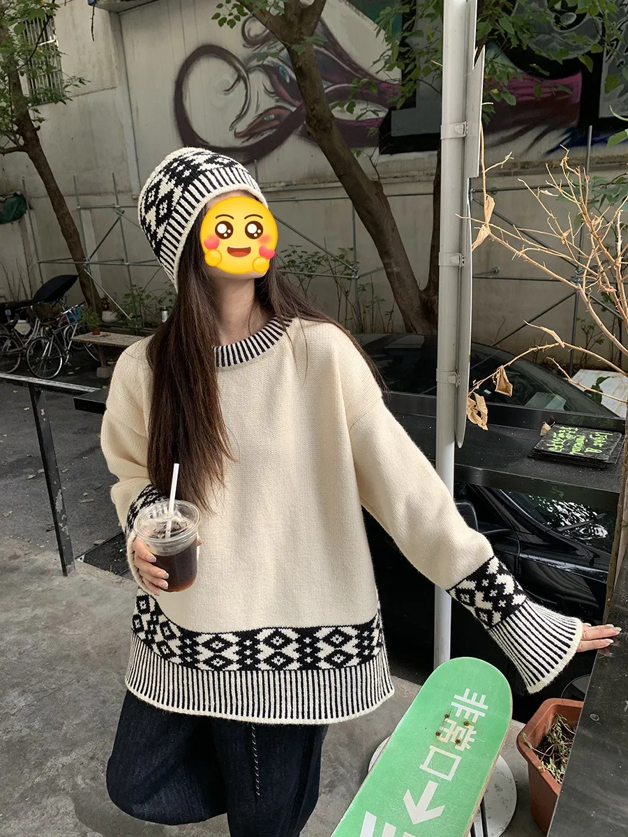 Women's Korean-style Loose Casual Round Neck Brocade Sweater - Apricot