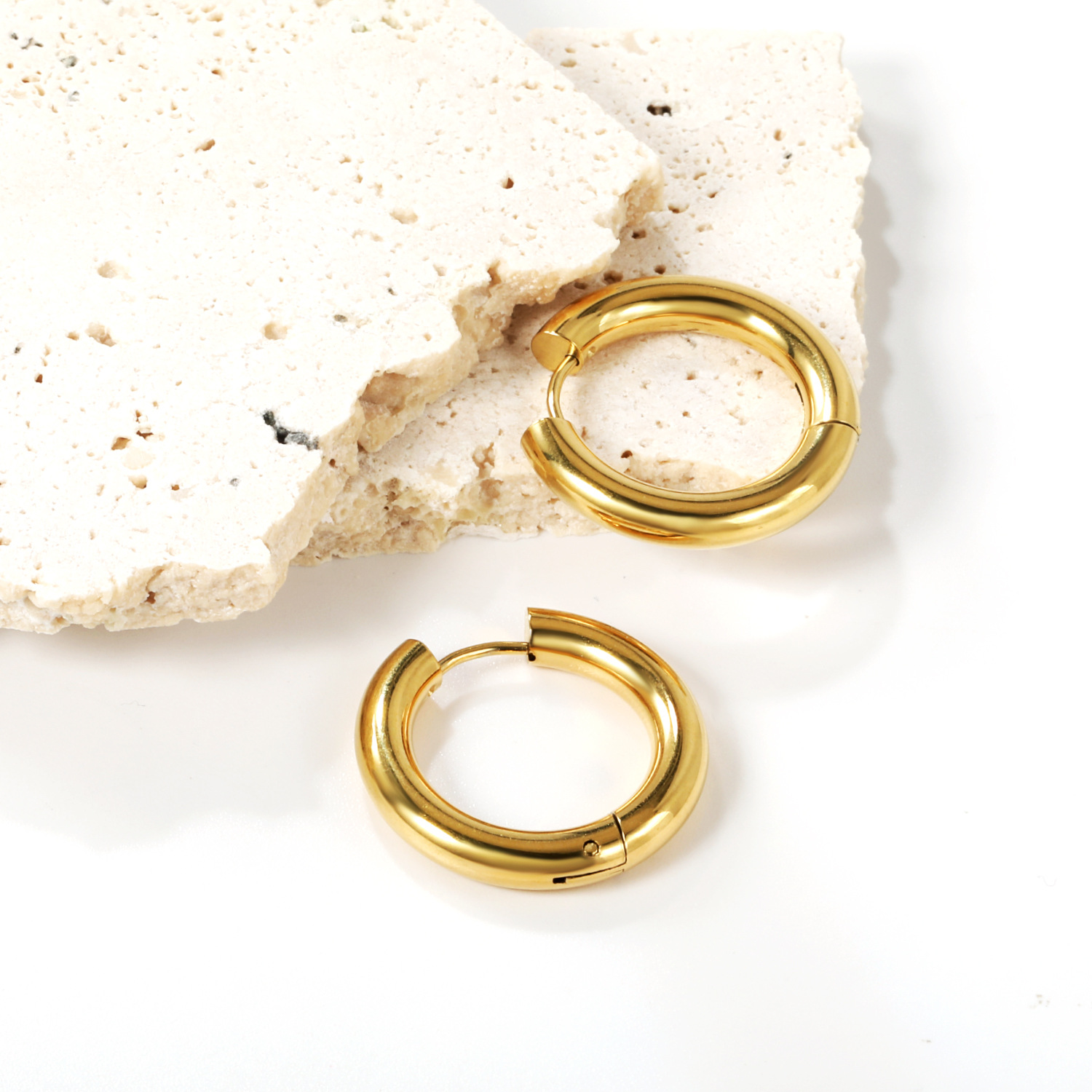 European And American Geometric Round Ear Clip Female Metallic Simple Personality