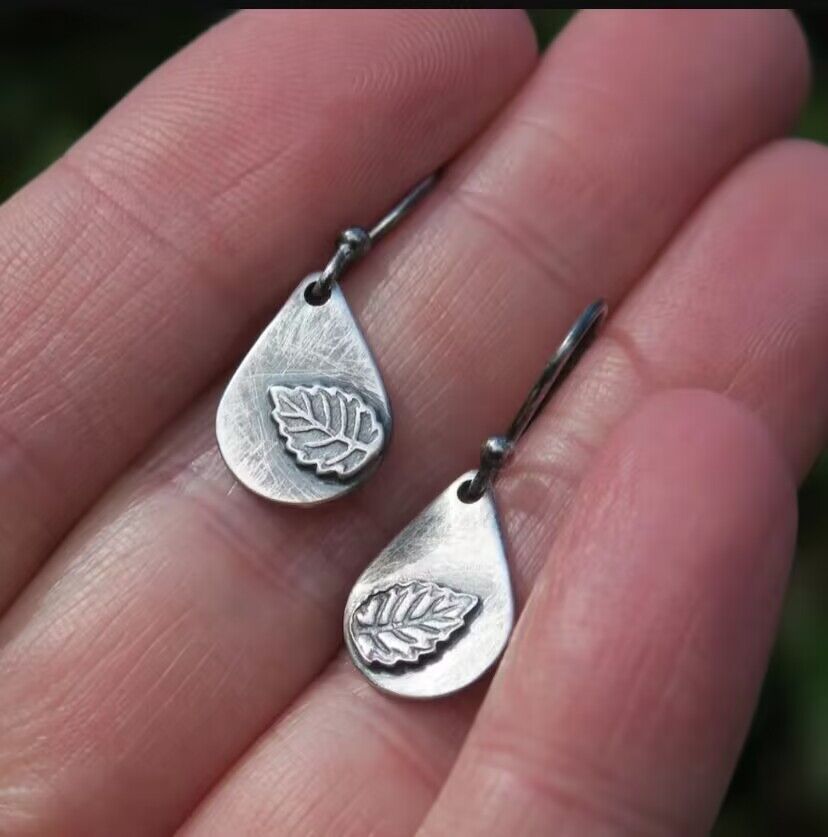 New Niche Water Drop Alloy Leaf Pattern-way Earrings