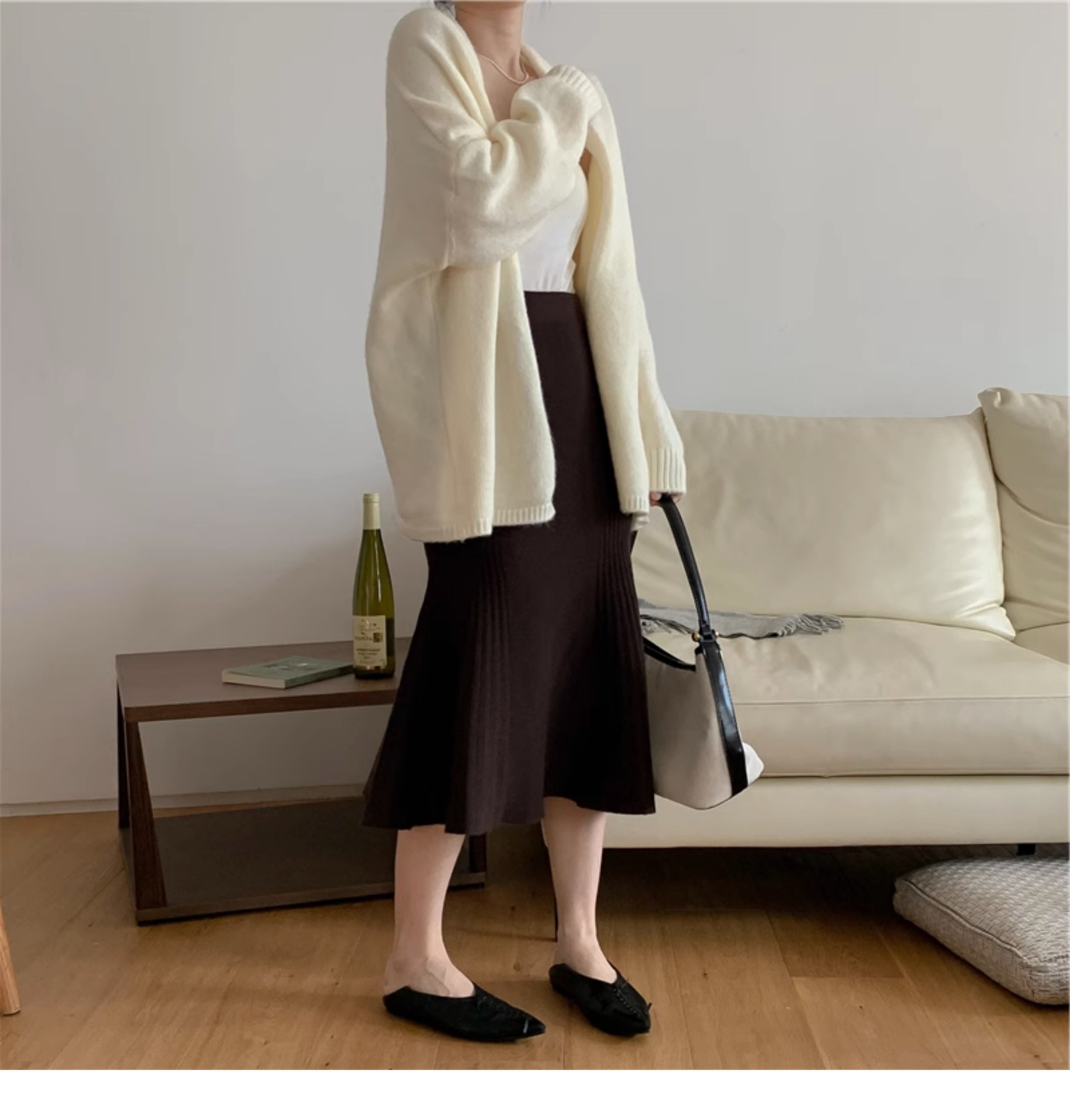 Mid-Length Sheath Skirt in Off-White