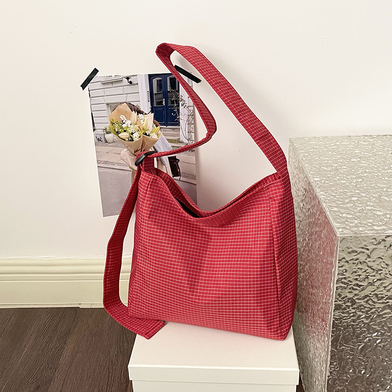Nylon Single-Strap Shoulder Bag, picture 4 of 7